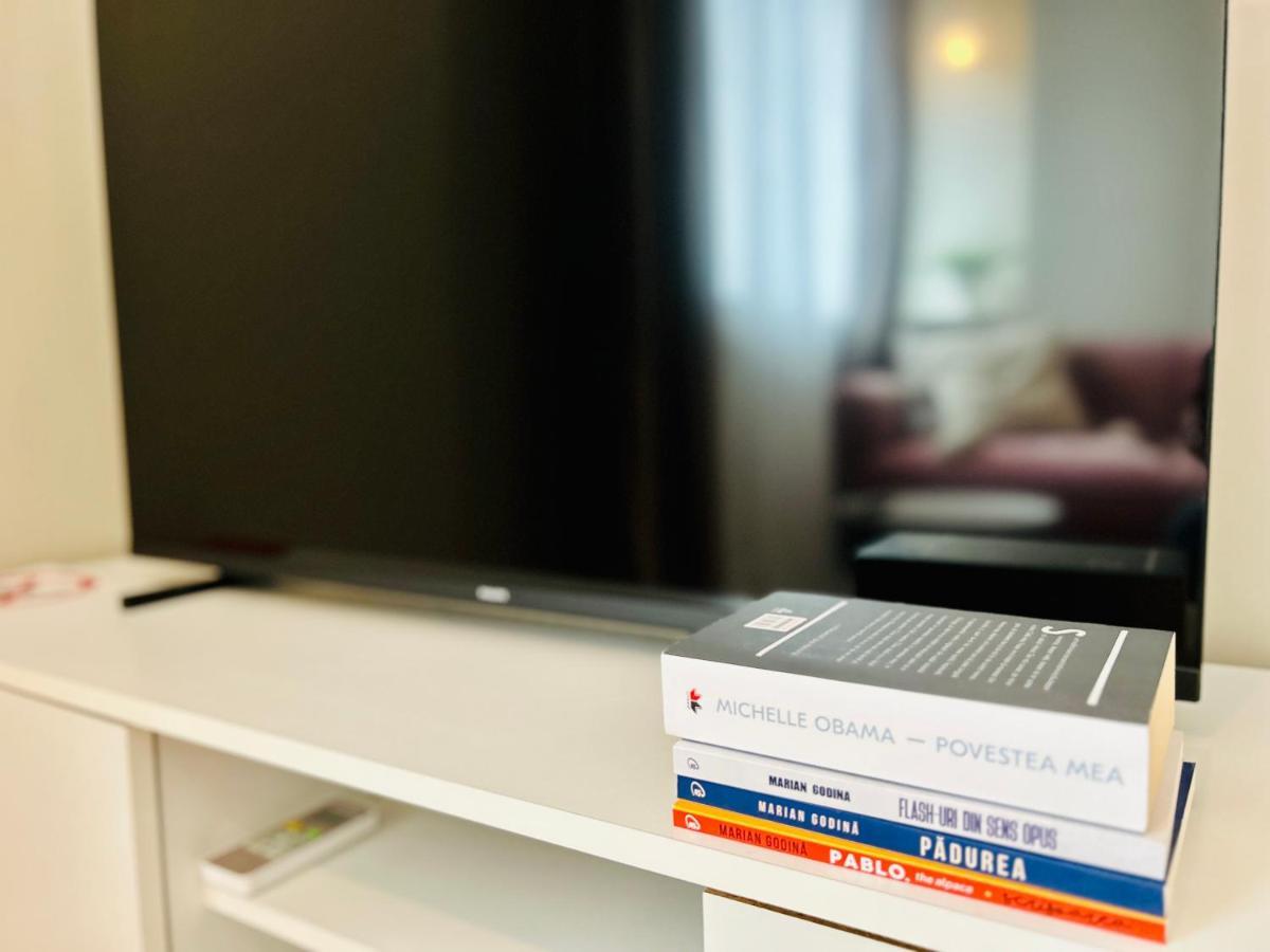 Ultracentral Lux Boutique 1Br Ap Near Subway بوخارست المظهر الخارجي الصورة