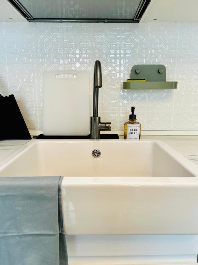 Ultracentral Lux Boutique 1Br Ap Near Subway بوخارست المظهر الخارجي الصورة