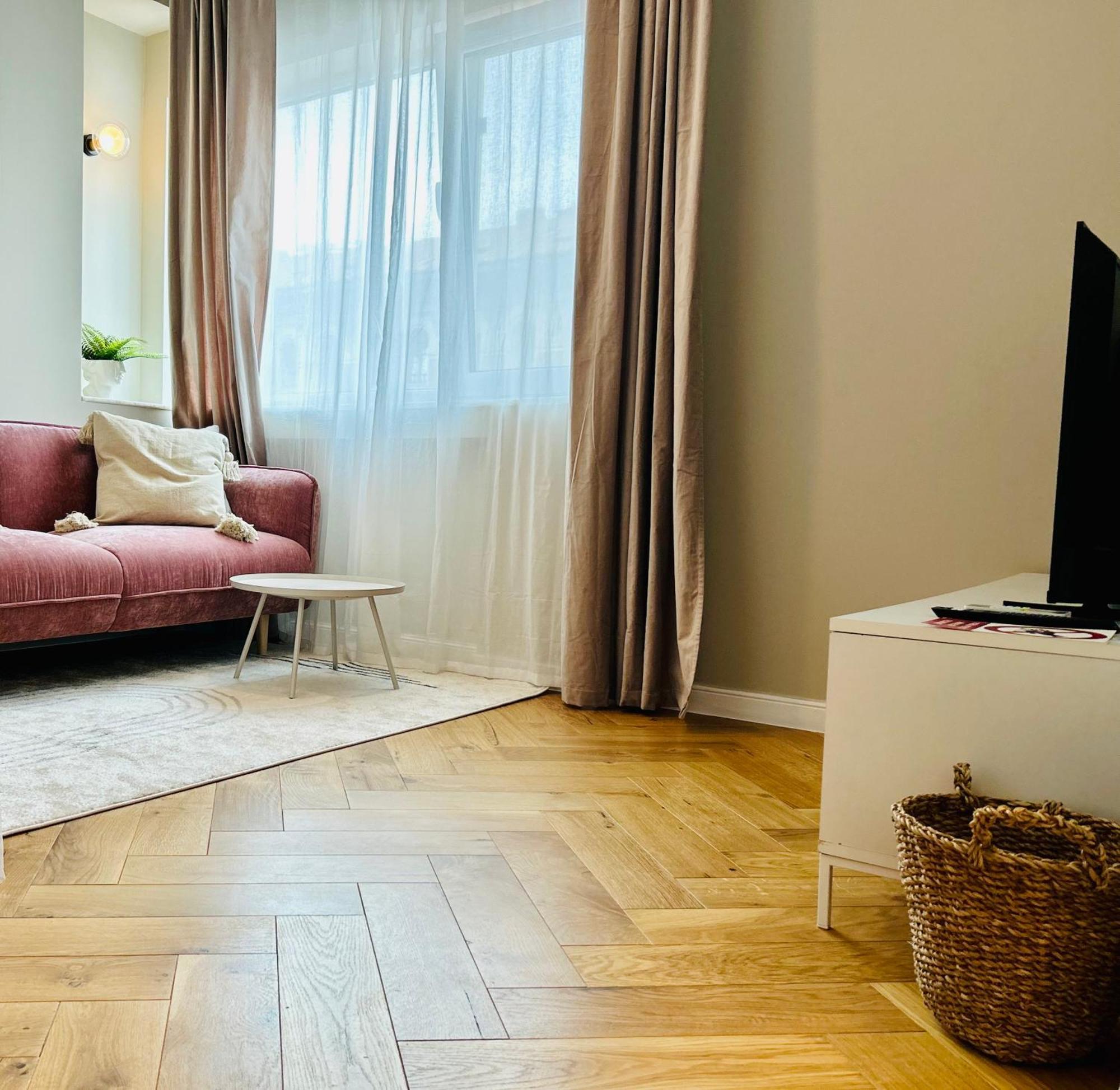 Ultracentral Lux Boutique 1Br Ap Near Subway بوخارست المظهر الخارجي الصورة
